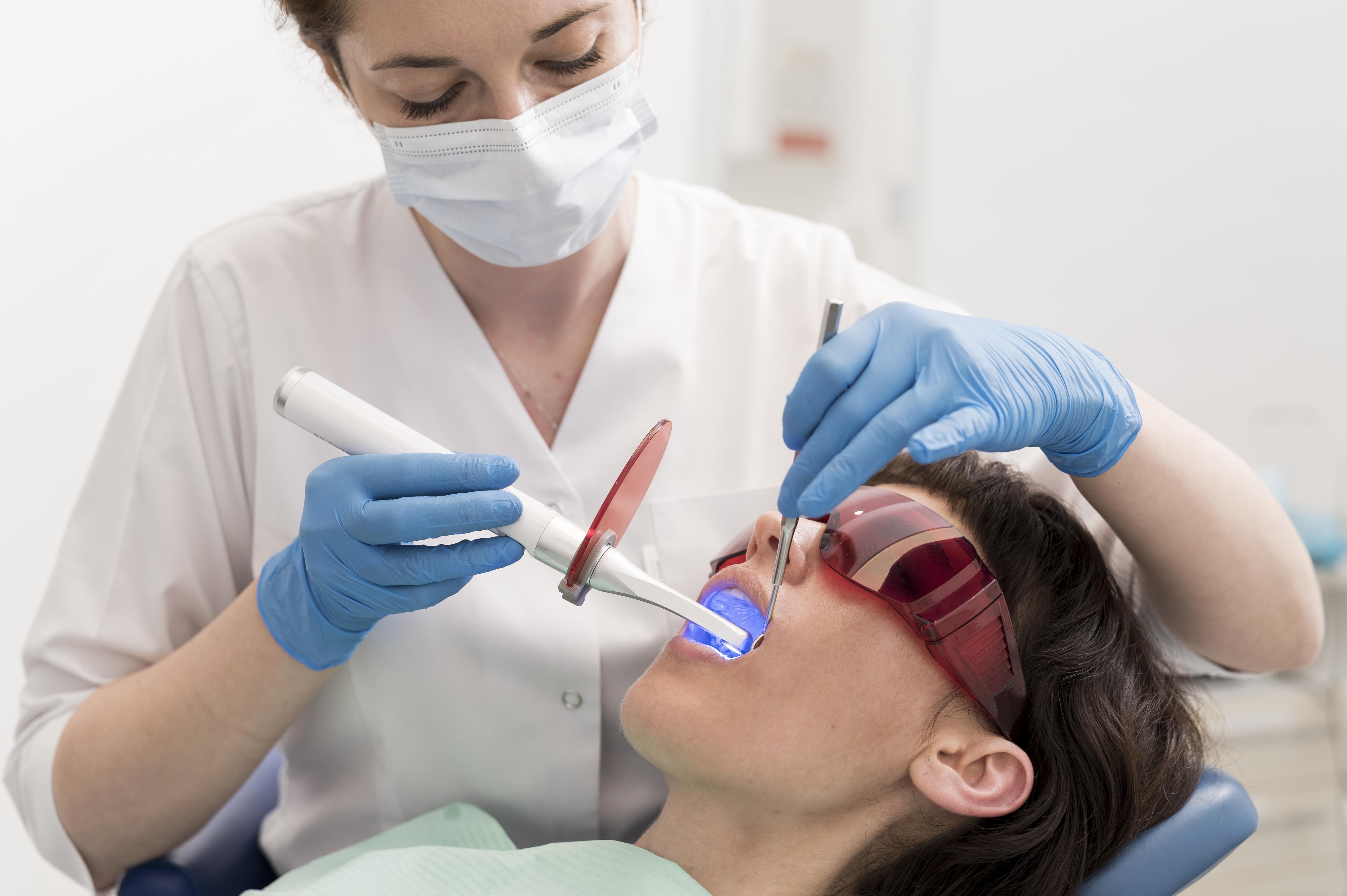 Scaling and polishing in Lahore at Dental Specialists